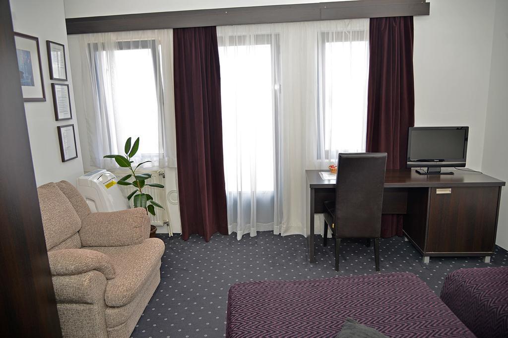 Guest House Amico Vranje Zimmer foto